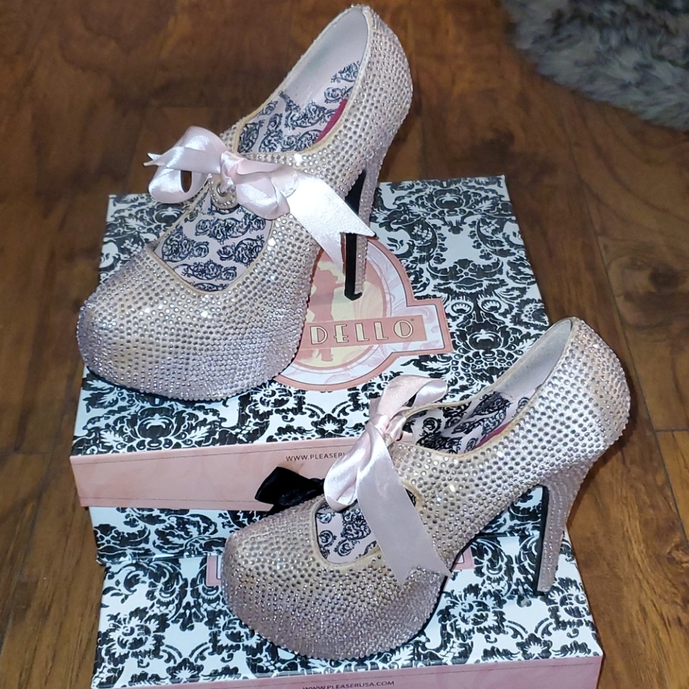Bordello light pink platforms
